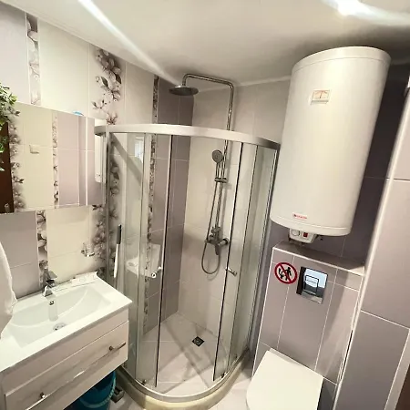 Sunny Varvara * 瓦爾納