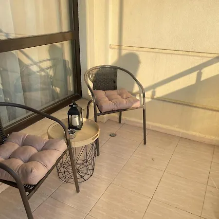 Sunny Varvara 瓦爾納