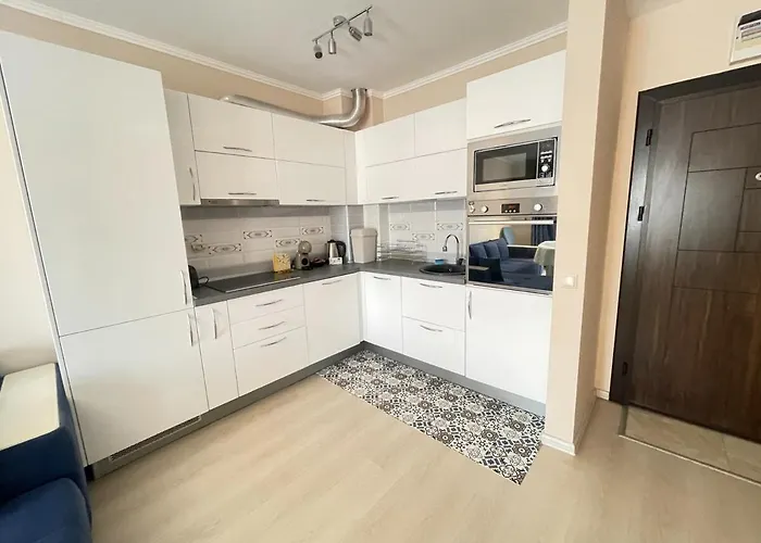 דירה Sunny Varvara וארנה