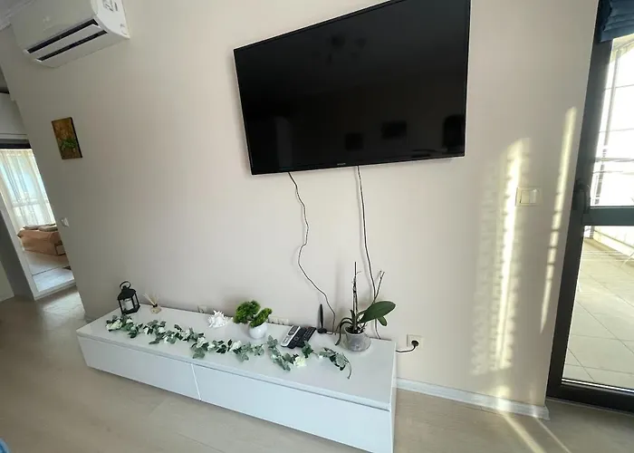 דירה Sunny Varvara וארנה