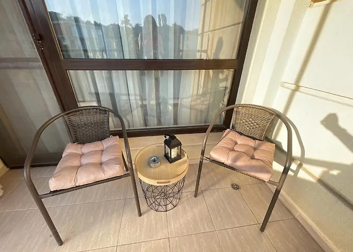 Sunny Varvara וארנה